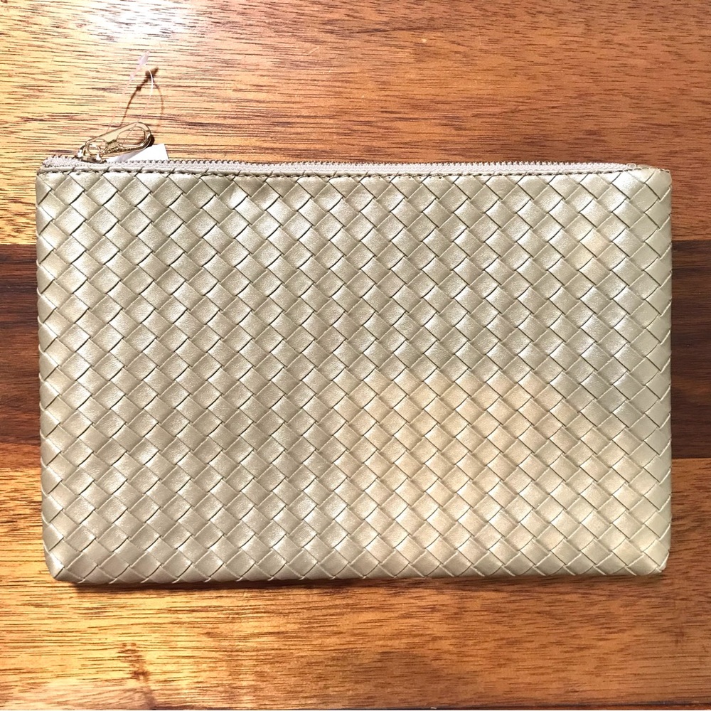 Virginia Wolf Vegan Mimi Woven Metallic Gold Clutch (NWT!) - Picture 3 of 4